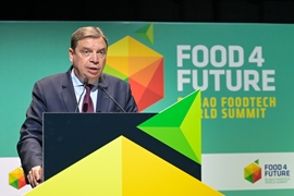 
				
			
				Hoy, en el marco del IV Congreso Internacional “Food 4 Future”, en Bilbao 
			
				